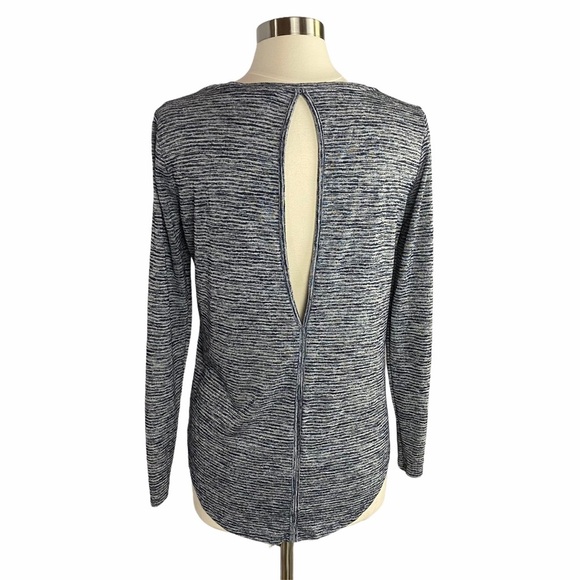 ATHLETA Long Sleeve Keyhole Top M - Picture 4 of 9